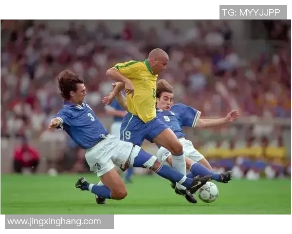 足球场上的明星脚下之球 解析球星与足球的完美契约